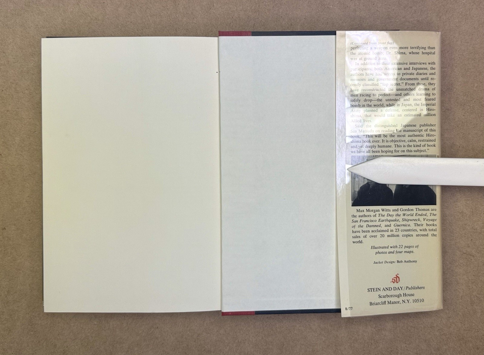 Enola Gay 1st Edition by Thomas & Witts 1977 HCDJVG+Mylar Jacket Cover