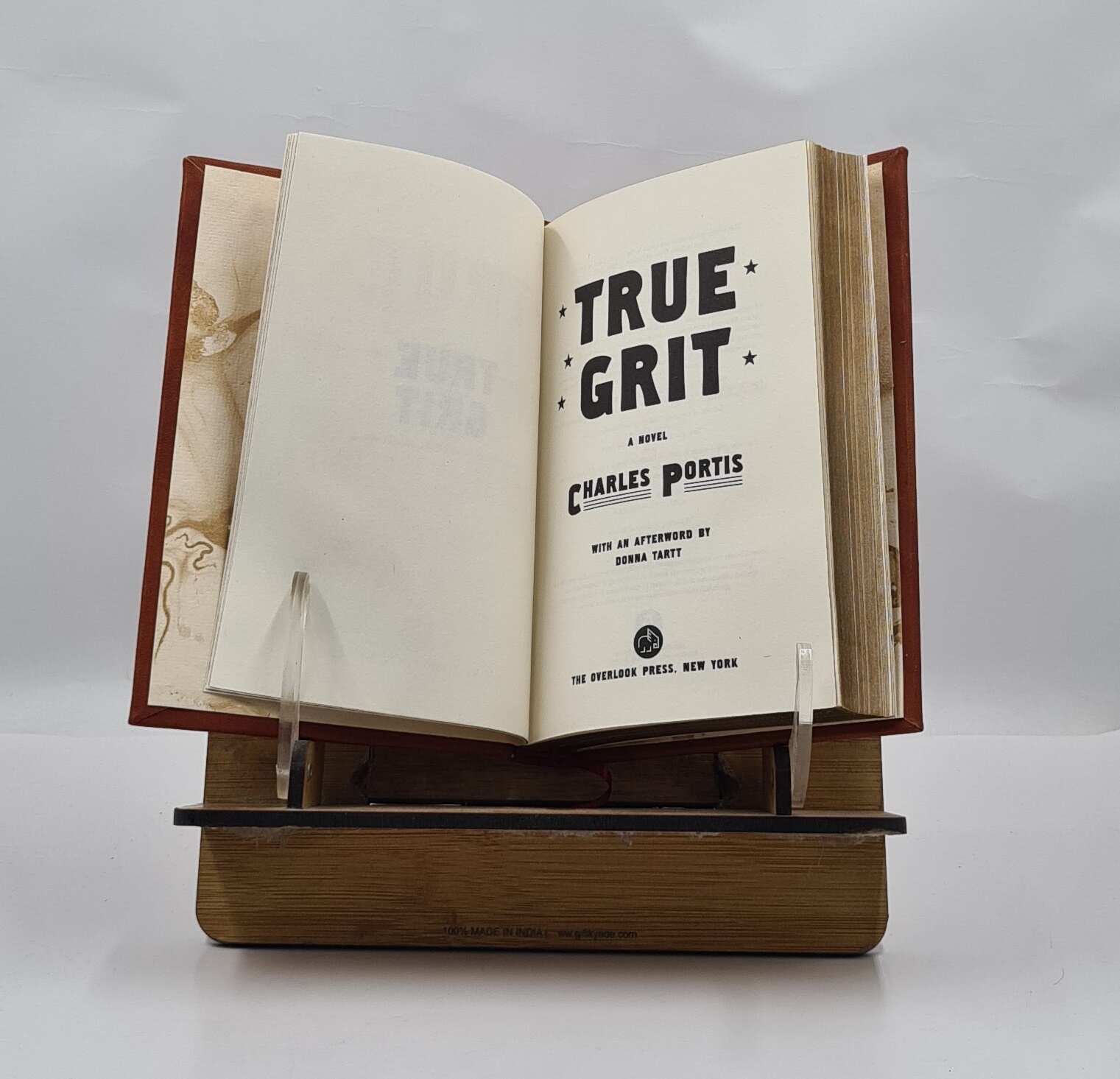True Grit by Portis, Charles [PREMIUM LEATHER BOUND]