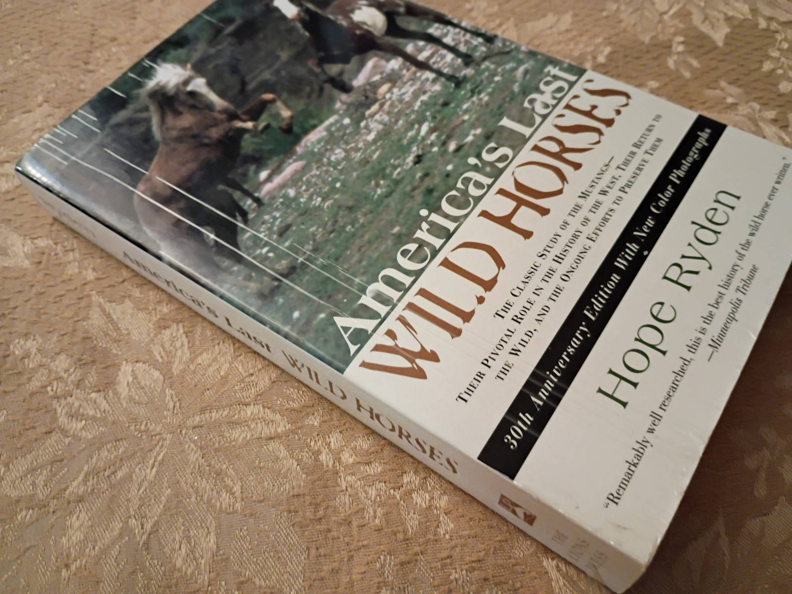 America’s Last Wild Horses Hope Ryden 1999 Paperback Ex-Library Mustangs Book