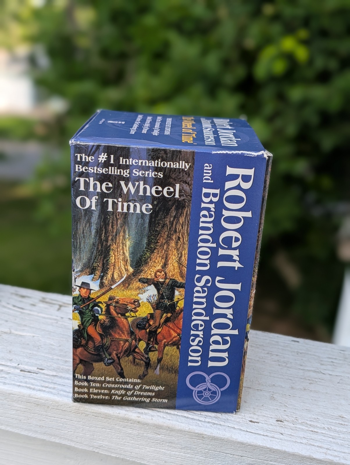 The Wheel of Time, Boxed Set IV, Books 10-12: Crossroads of Twilight, Knife …