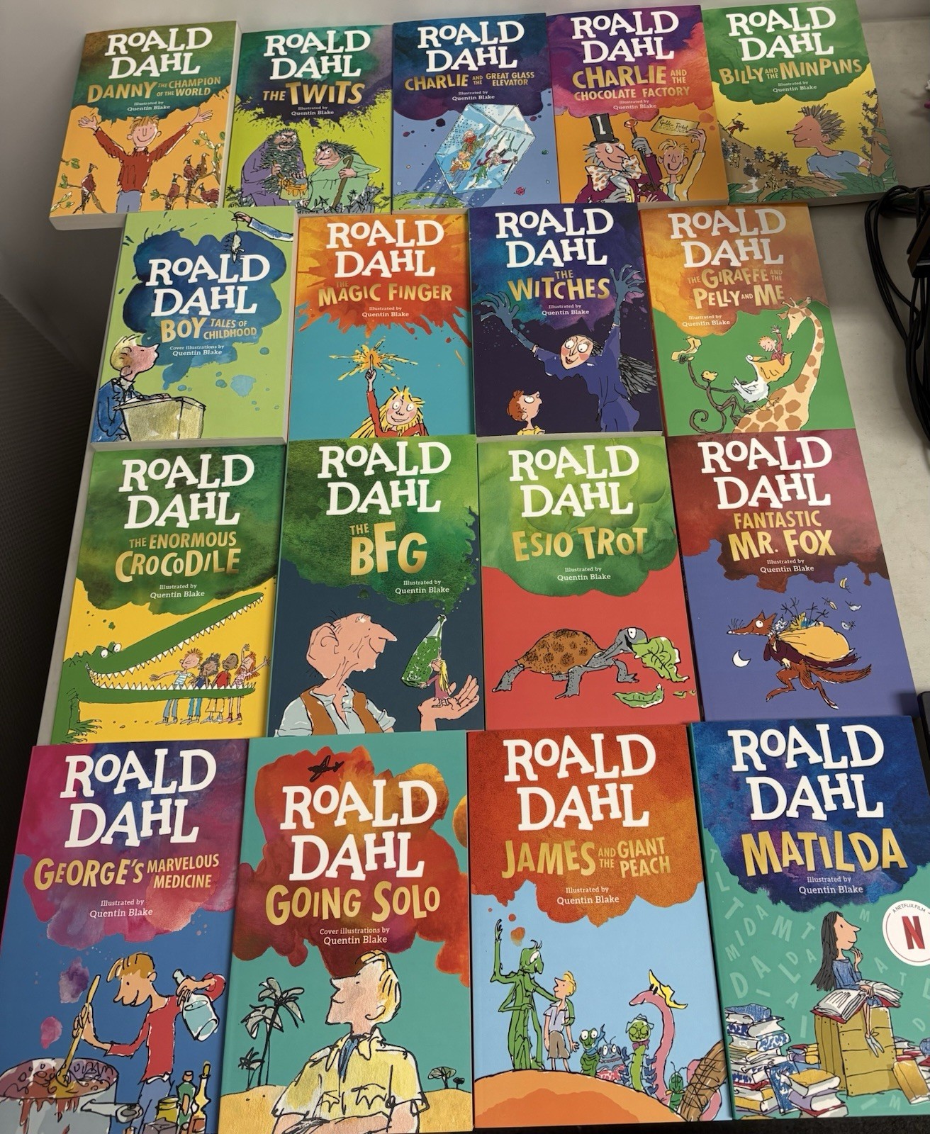 Roald Dahl Collection 17 Paperback Book Set NEW