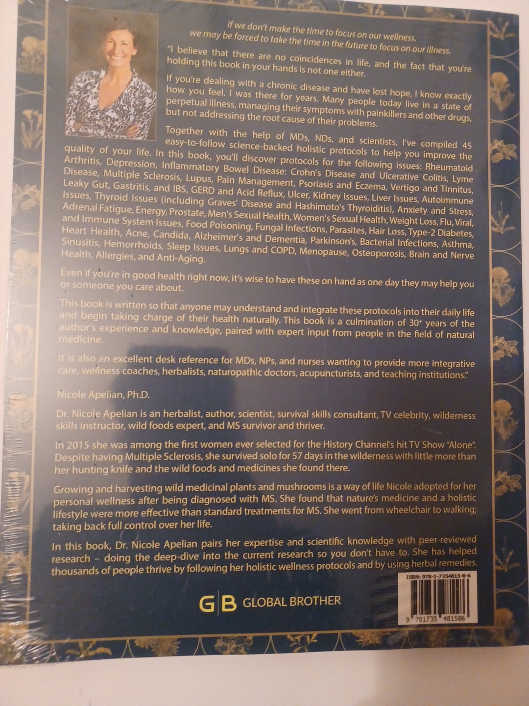 The Holistic Guide to Wellness by Nicole Apelian English Paperback Book