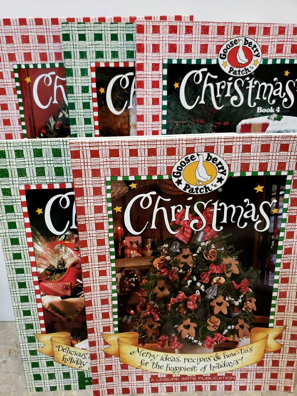 Lot of 5 Gooseberry Patch Christmas Holidays Cookbooks Crafts Book 1,2,3,4,6 EUC