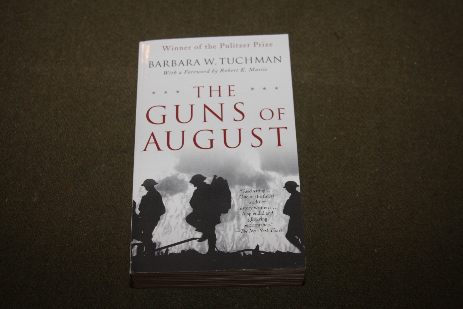 Guns of August by Barbara W. Tuchman 2004 PB