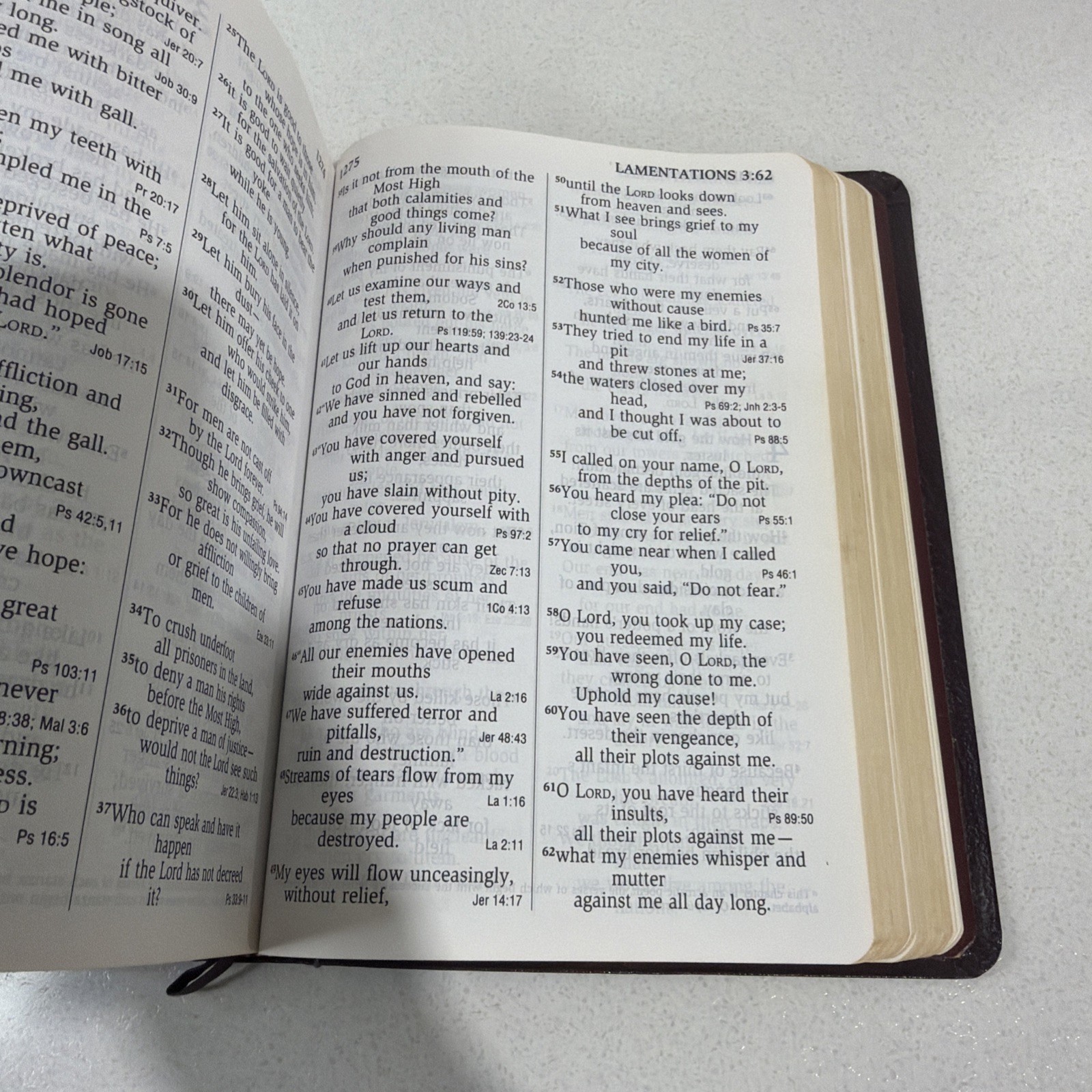 NIV 1984 Giant Print Reference Bible – Burgundy Imitation Leather