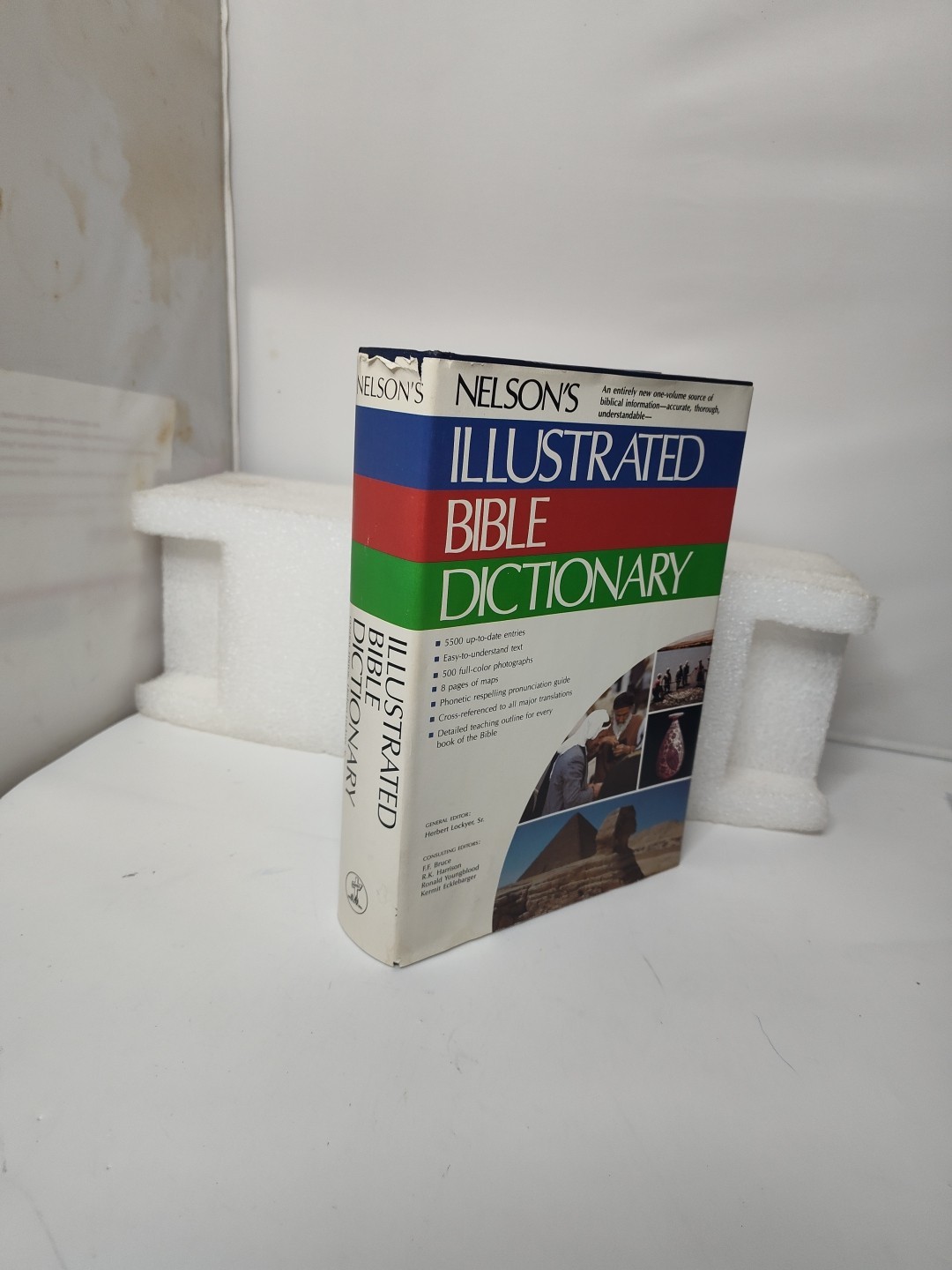 Nelson’s Illustrated Bible Dictionary / 1986 Hardcover Dustcover Cross Reference