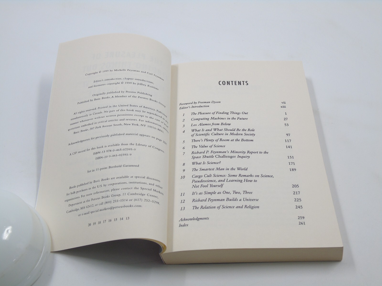 The Pleasure of Finding Things Out: The Best Short Works of Richard P. Feynman