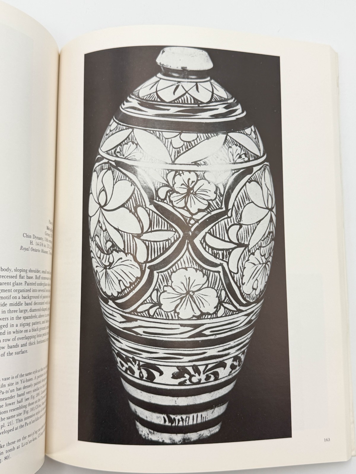 Freedom of Clay and Brush Through Seven Centuries 960-1600 AD by Yutaka Mino
