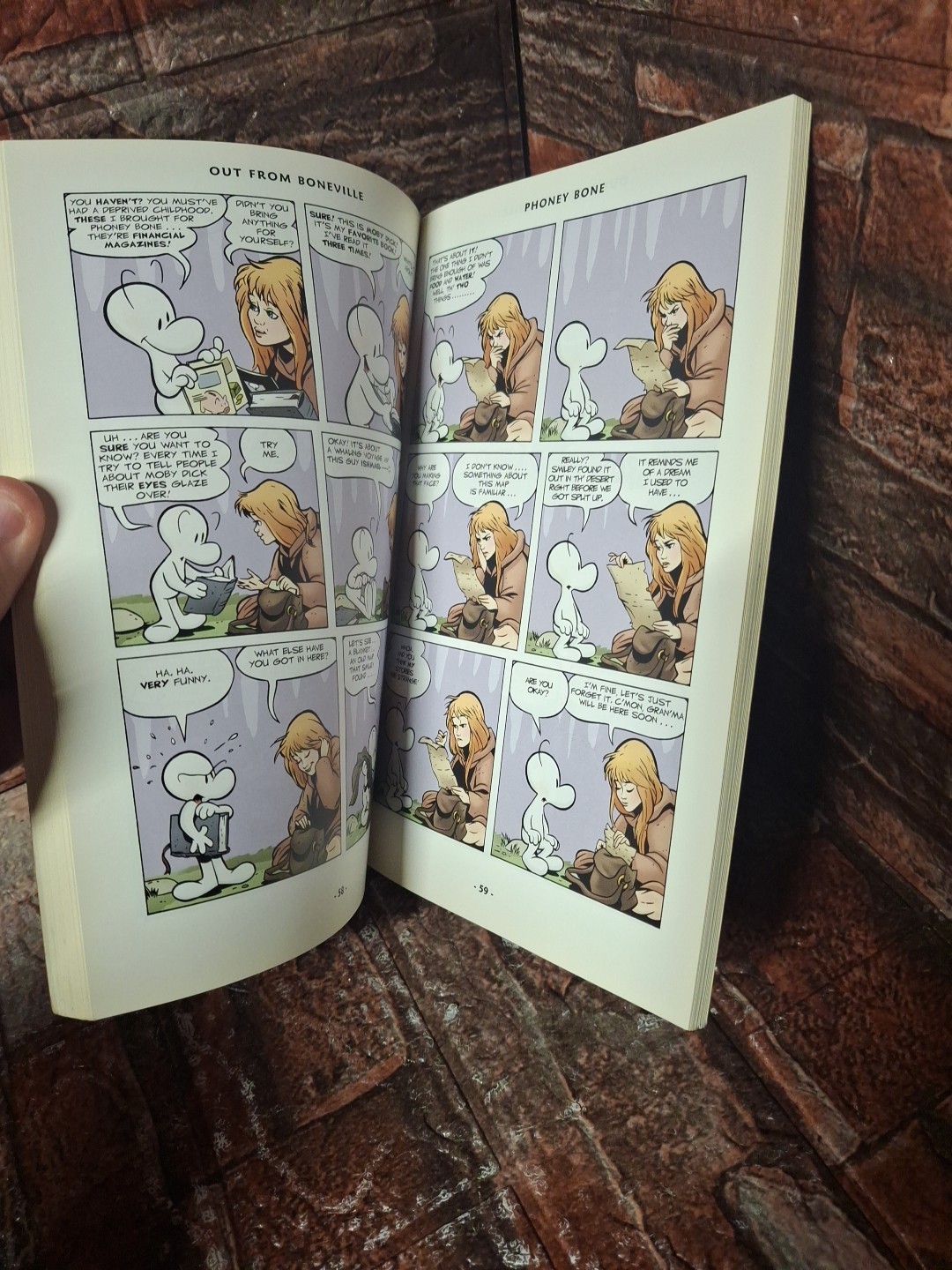 Out from Boneville: a Graphic Novel (BONE #1) by Jeff Smith (2005, Trade…