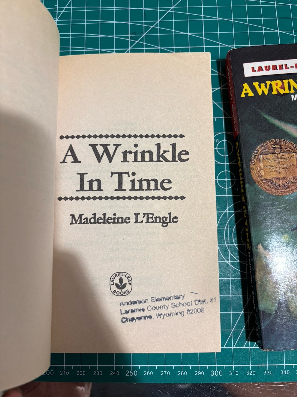 A Wrinkle in Time Madeleine L’Engle 1976 vintage PB Stranger Things
