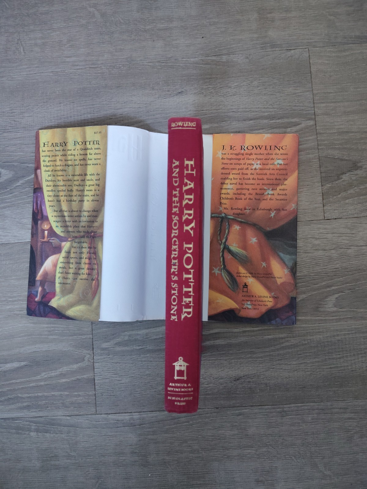 harry potter and the sorcerers stone First American Edition Hard Back