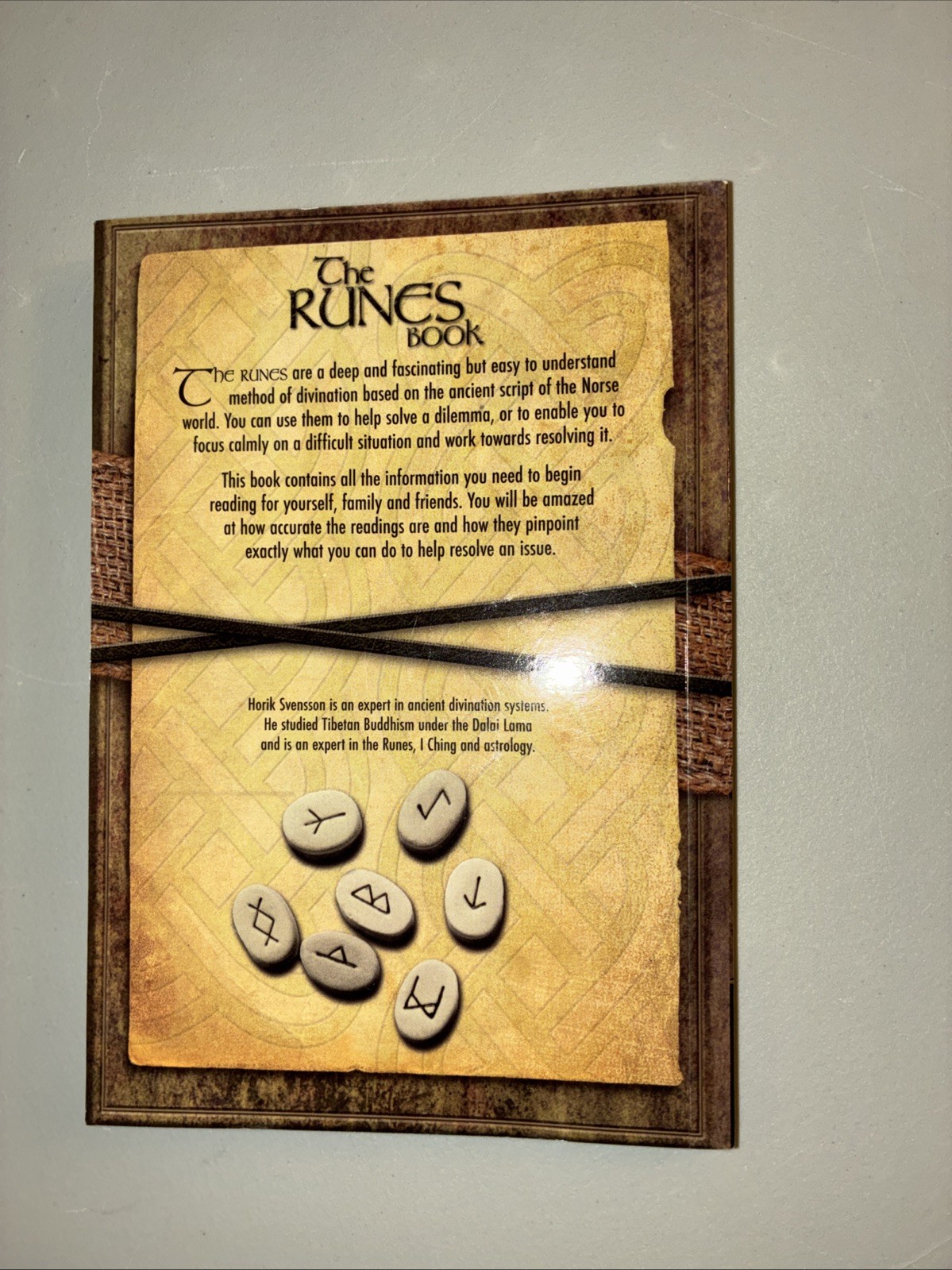 The Runes Book“ by Horik Svensson Paperback 128 Pages