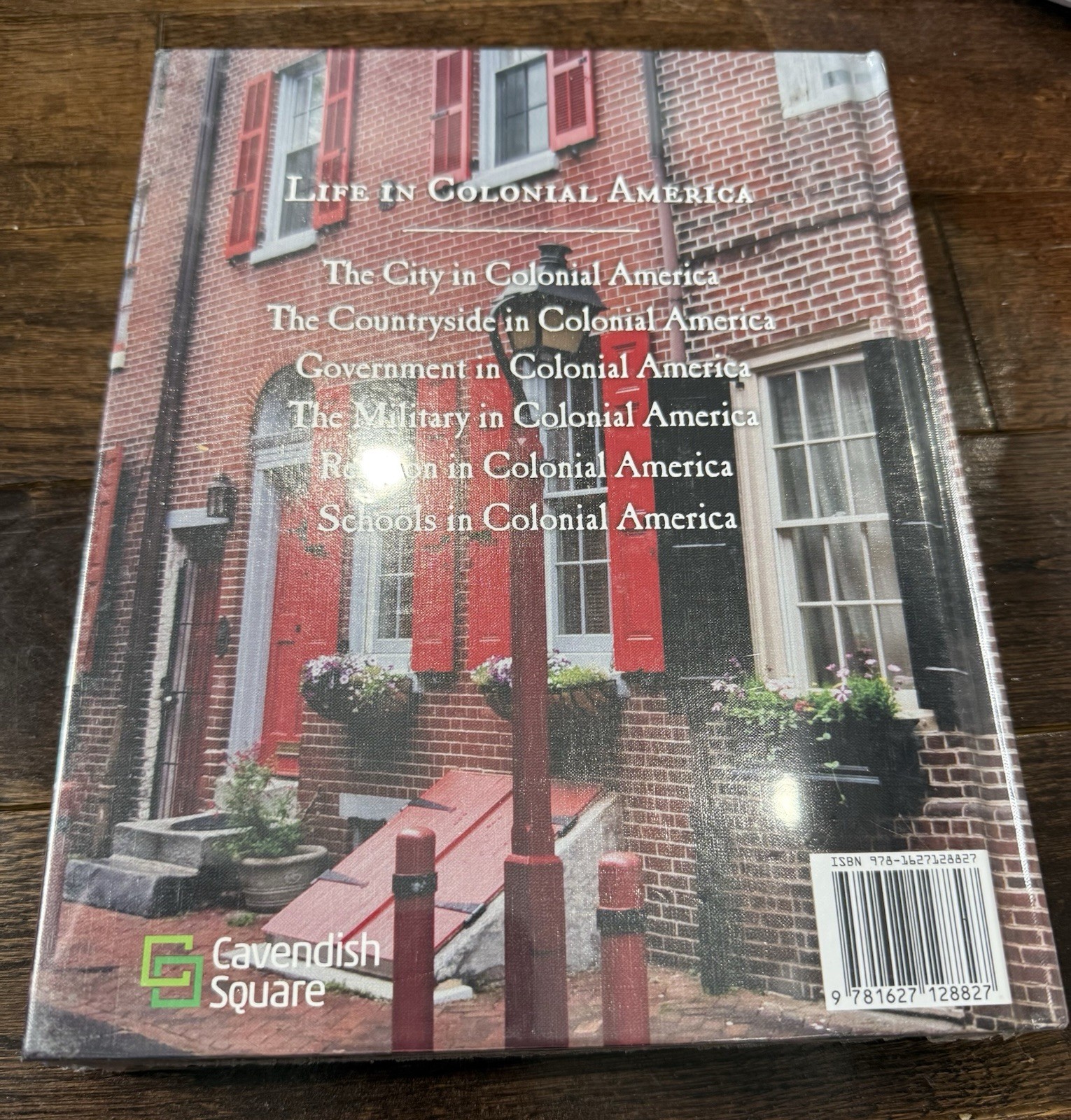Set Of The Military In Colonial America, Government, The City, The Countryside