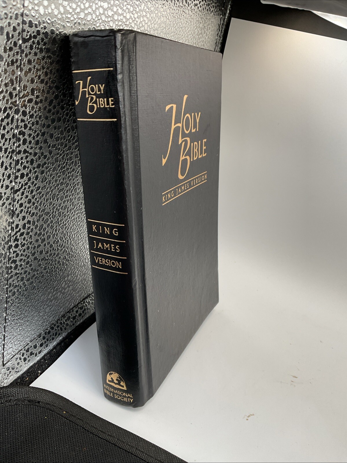 The Holy Bible – King James Version – 1987 International Bible Society – HC