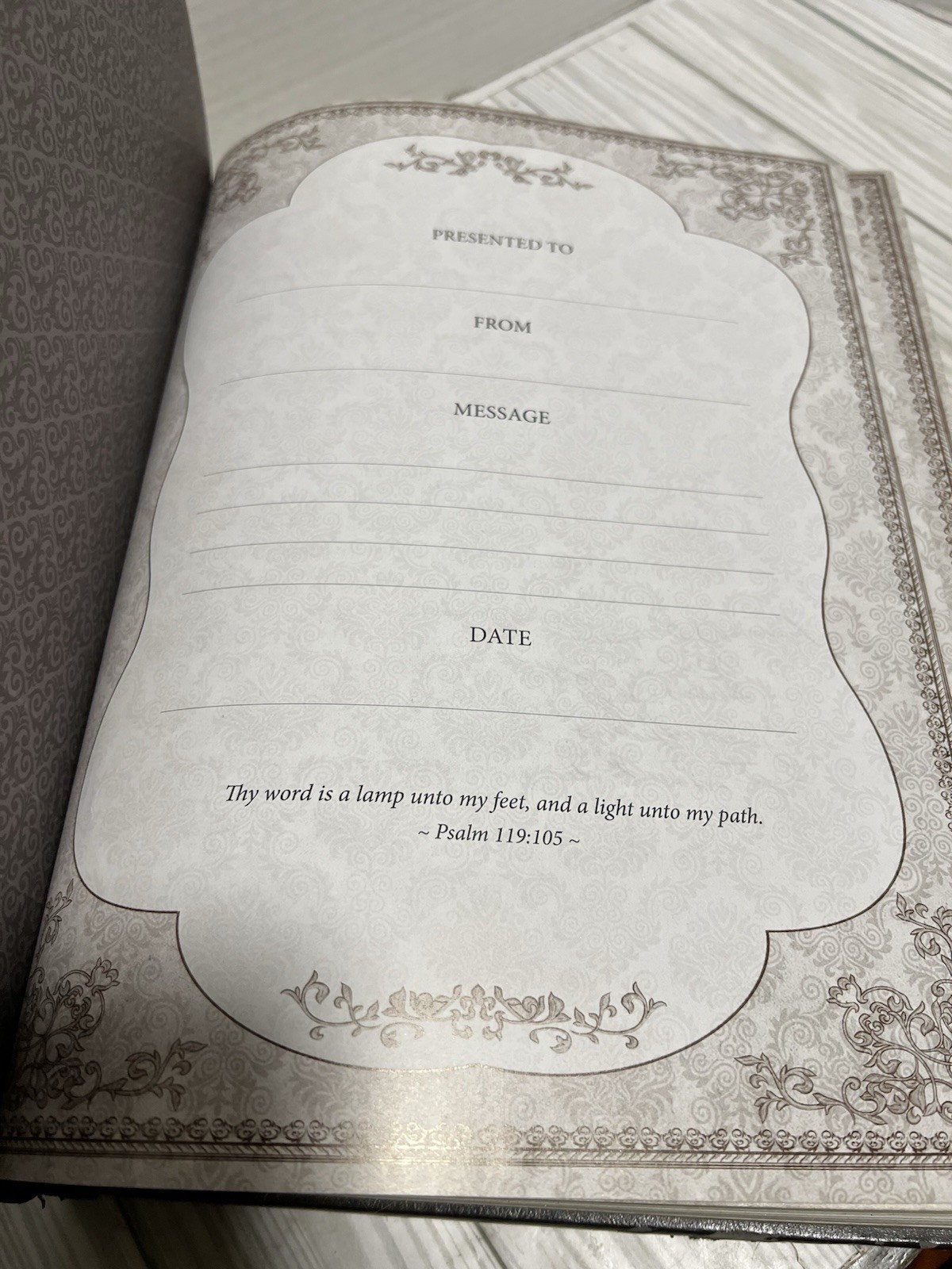 King James Version Edition Family Bible: Faux Leathe…