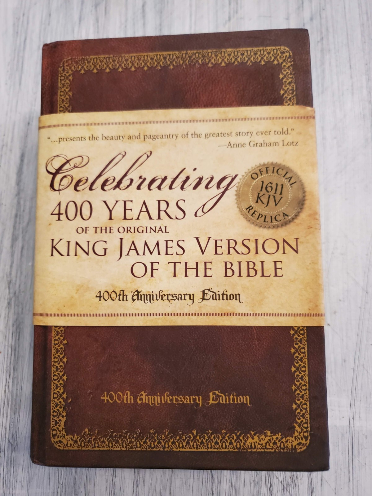 Holy Bible by Zondervan Bibles Staff (2011, Hardcover)