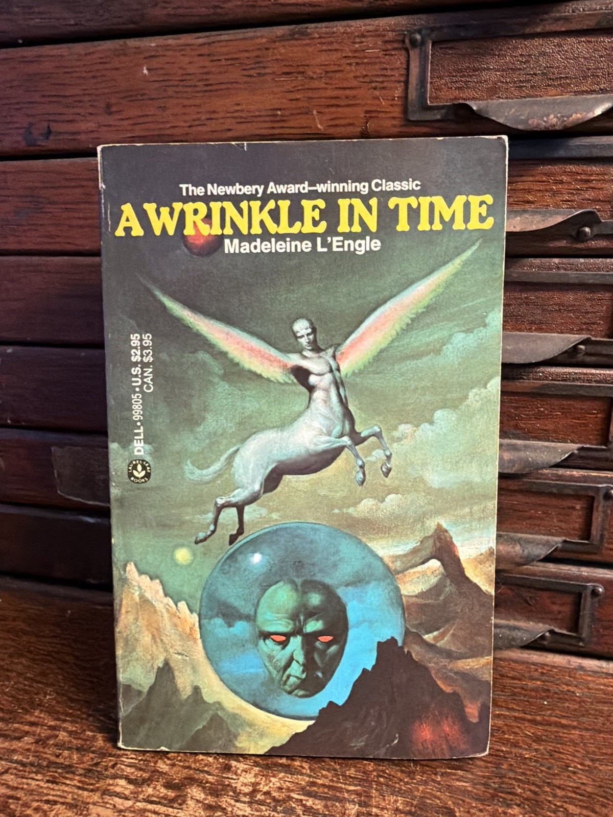 Lot 4: Wrinkle in Time Madeleine L’Engle 1976 Stranger Things Paperback Set Wind