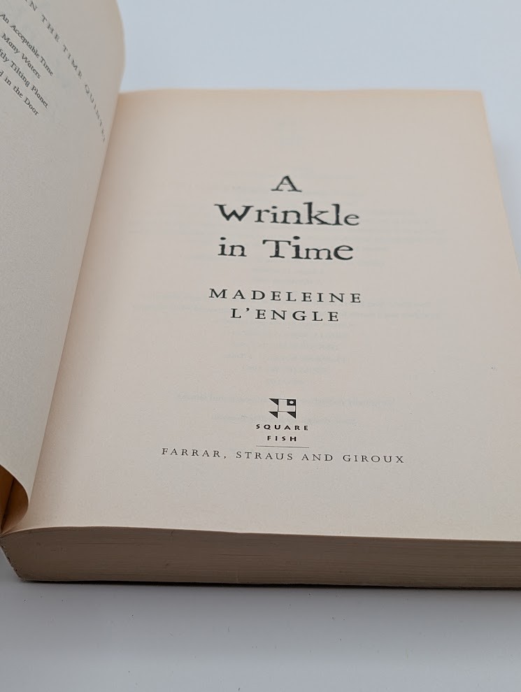 A Wrinkle in Time by Madeleine L’Engle – Paperback 2007 – Good Condition