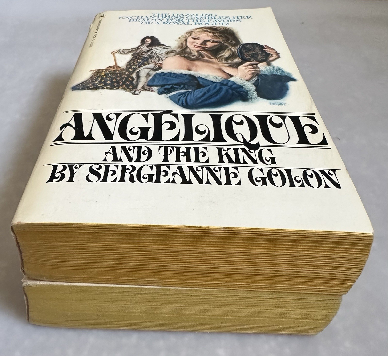 Angelique: In Love/And The King By Sergeanne Golon Vintage 1980s Romance PB