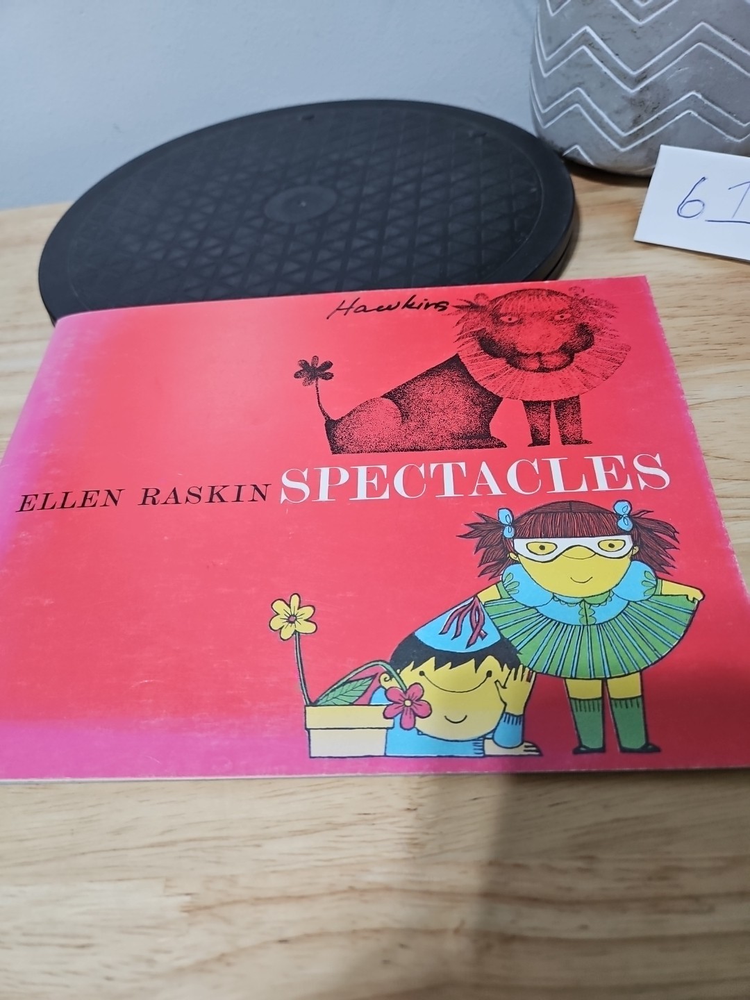 SPECTACLES By Ellen Raskin 1989 Trumpet Club Paperback