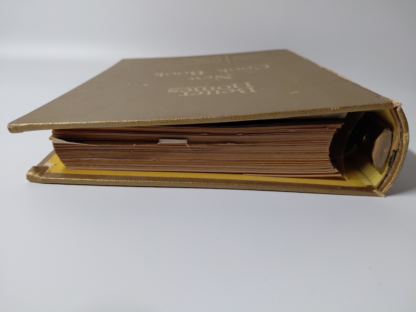 Better Homes Gardens New Cook Book Gold Souvenir Edition 1965 Gold 5 Ring-Binder
