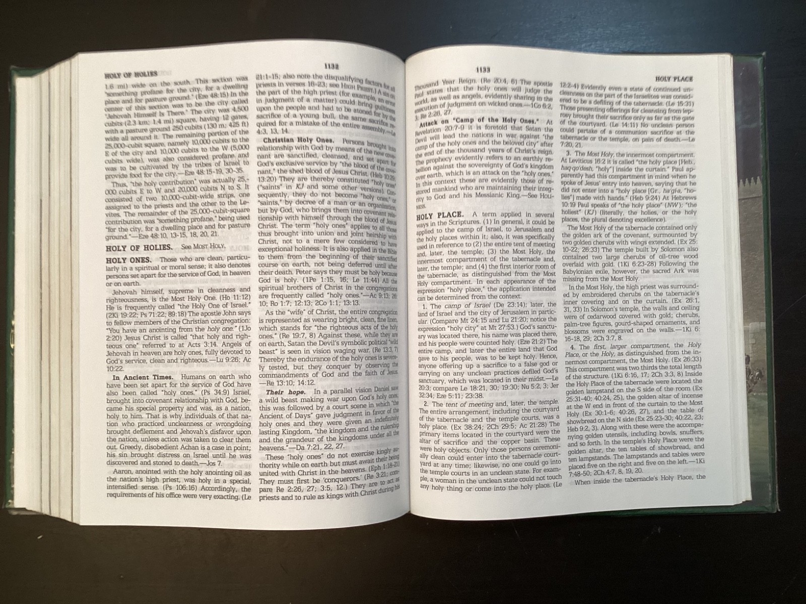 INSIGHT ON THE SCRIPTURES VOLUMES 1 &2 WATCHTOWER BIBLE & TRACT, HARDCOVER 1988