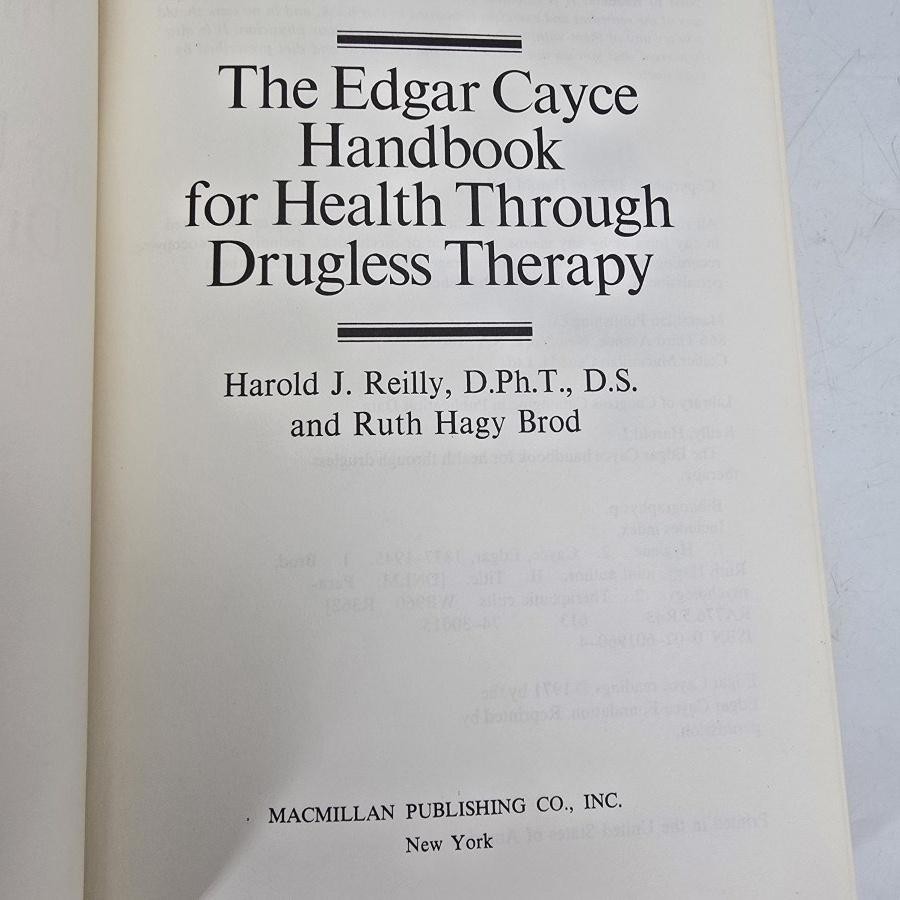 Edgar Cayce Handbook For Health Drugless Therapy Reilly Brod Black HC 1975 Vtg