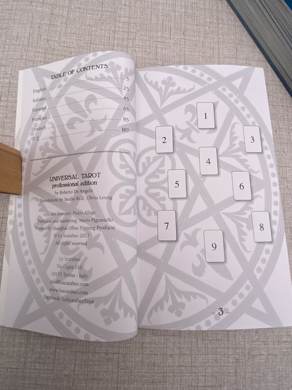 Universal Tarot Professional Edition Lo Scarabeo (English) 78 Card Set Book
