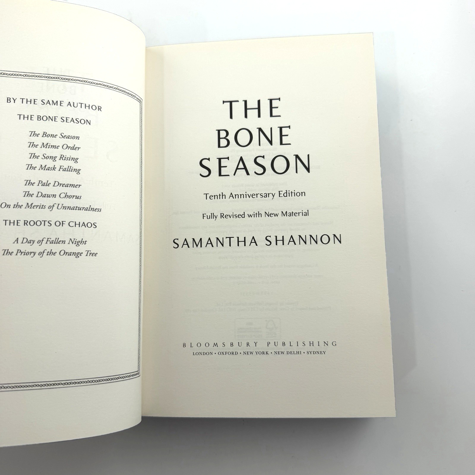 THE BONE SEASON Samantha Shannon SIGNED Broken Binding Special Edition Book 1