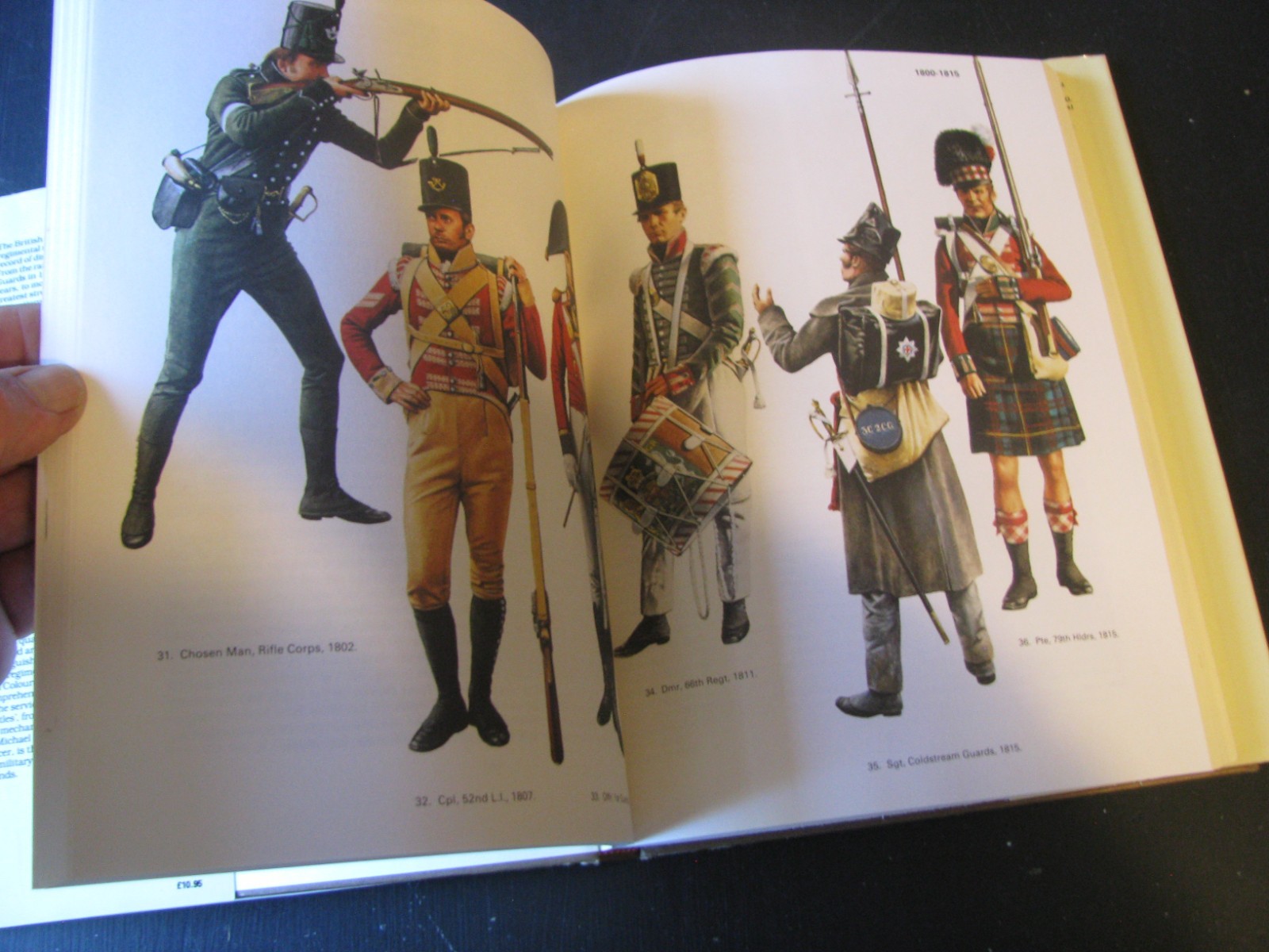 BRITISH INFANTRY UNIFORMS SINCE 1660 M. BARTHROP VG/NN