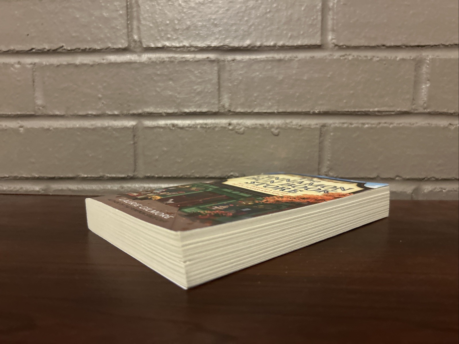 The Cinnamon Bun Book Store by Laurie Gilmore (2024 Trade Paperback)