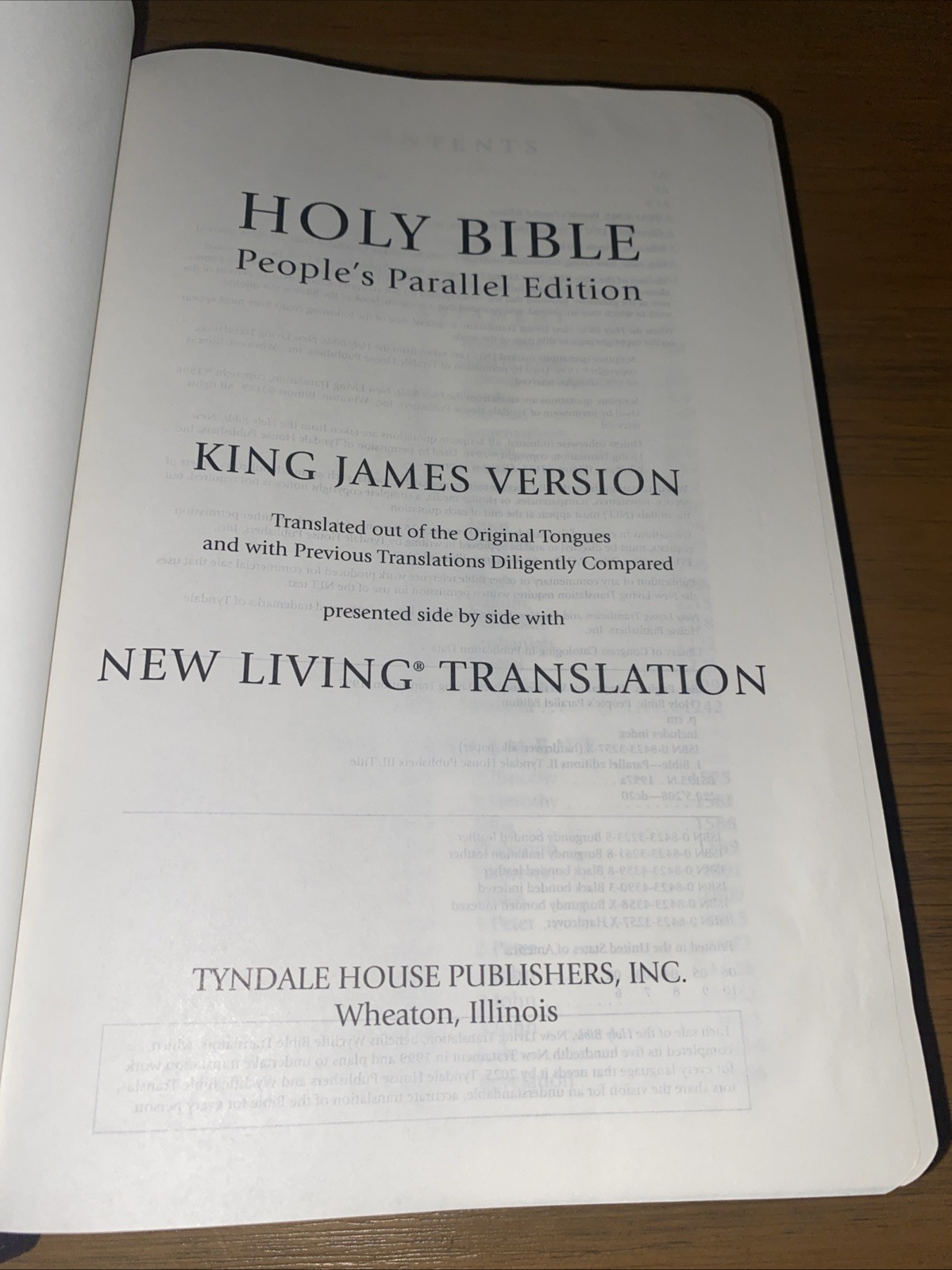 Holy Bible: People’s Parallel Edition King James Version New Living Translation,