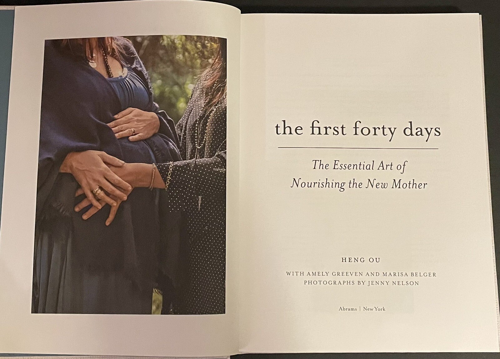 The First Forty Days: The Essential Art of Nourishing the New Mother Ou, Heng