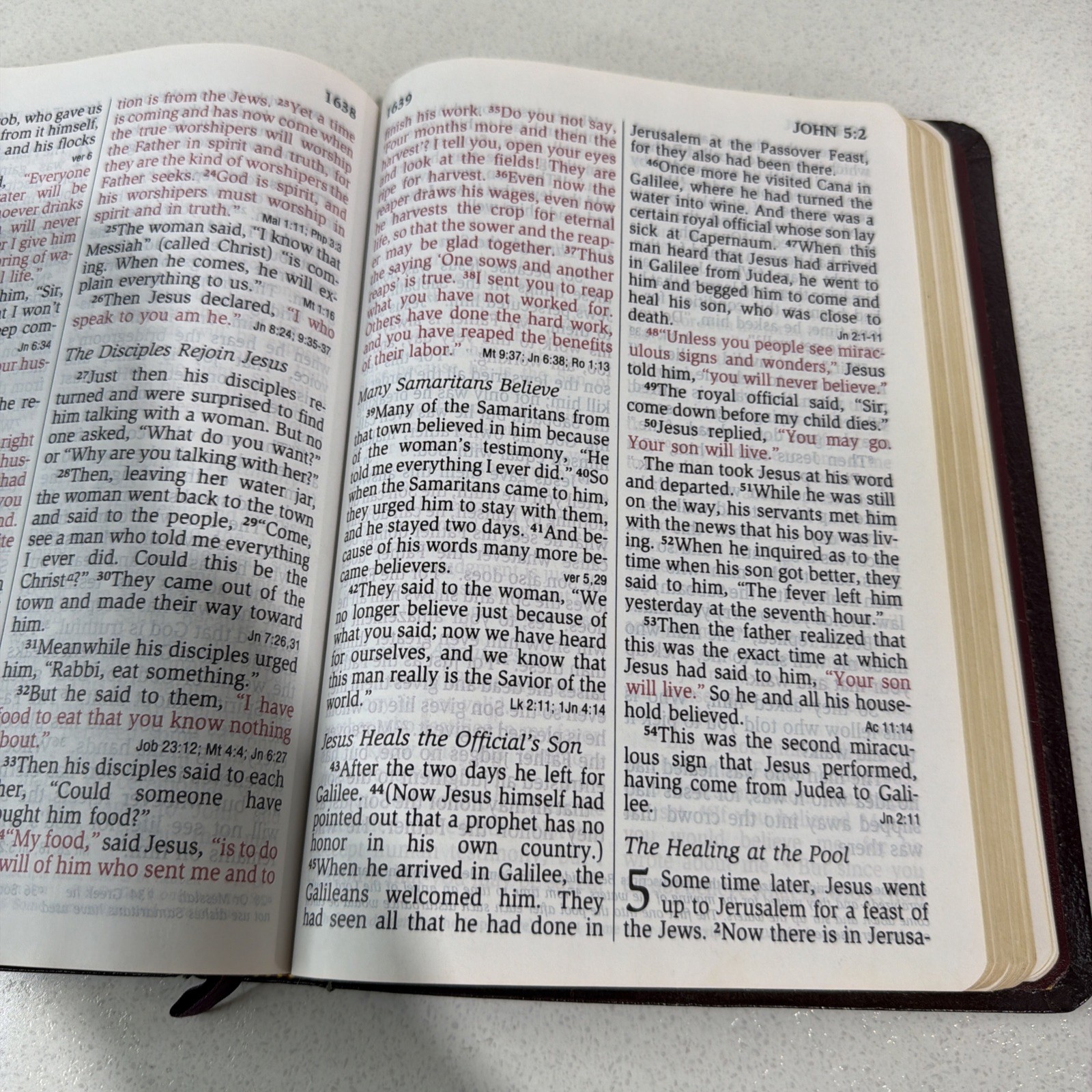 NIV 1984 Giant Print Reference Bible – Burgundy Imitation Leather