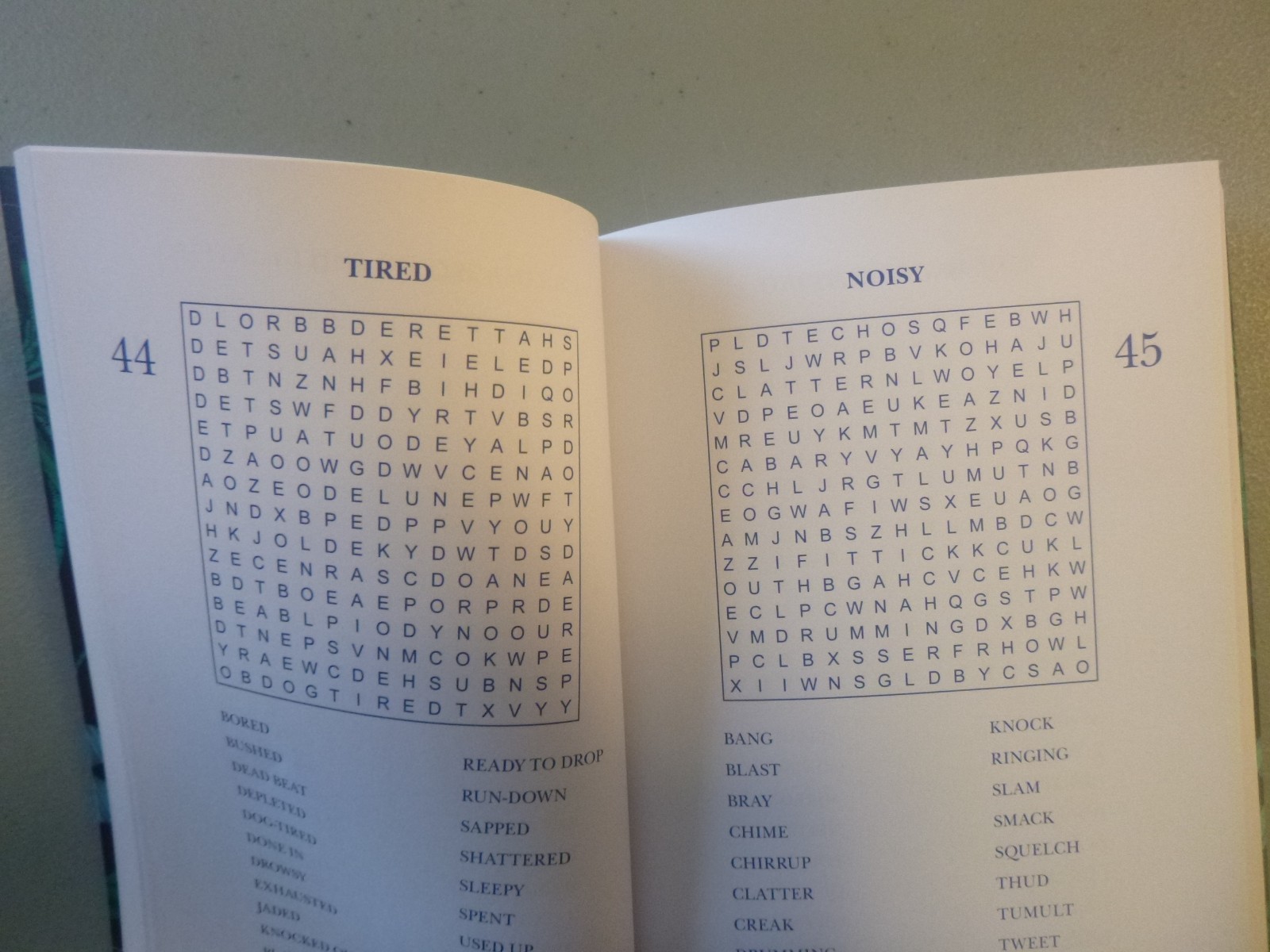Wordsearch Book – Pocket size paperback – 269 puzzles and answers – NEW