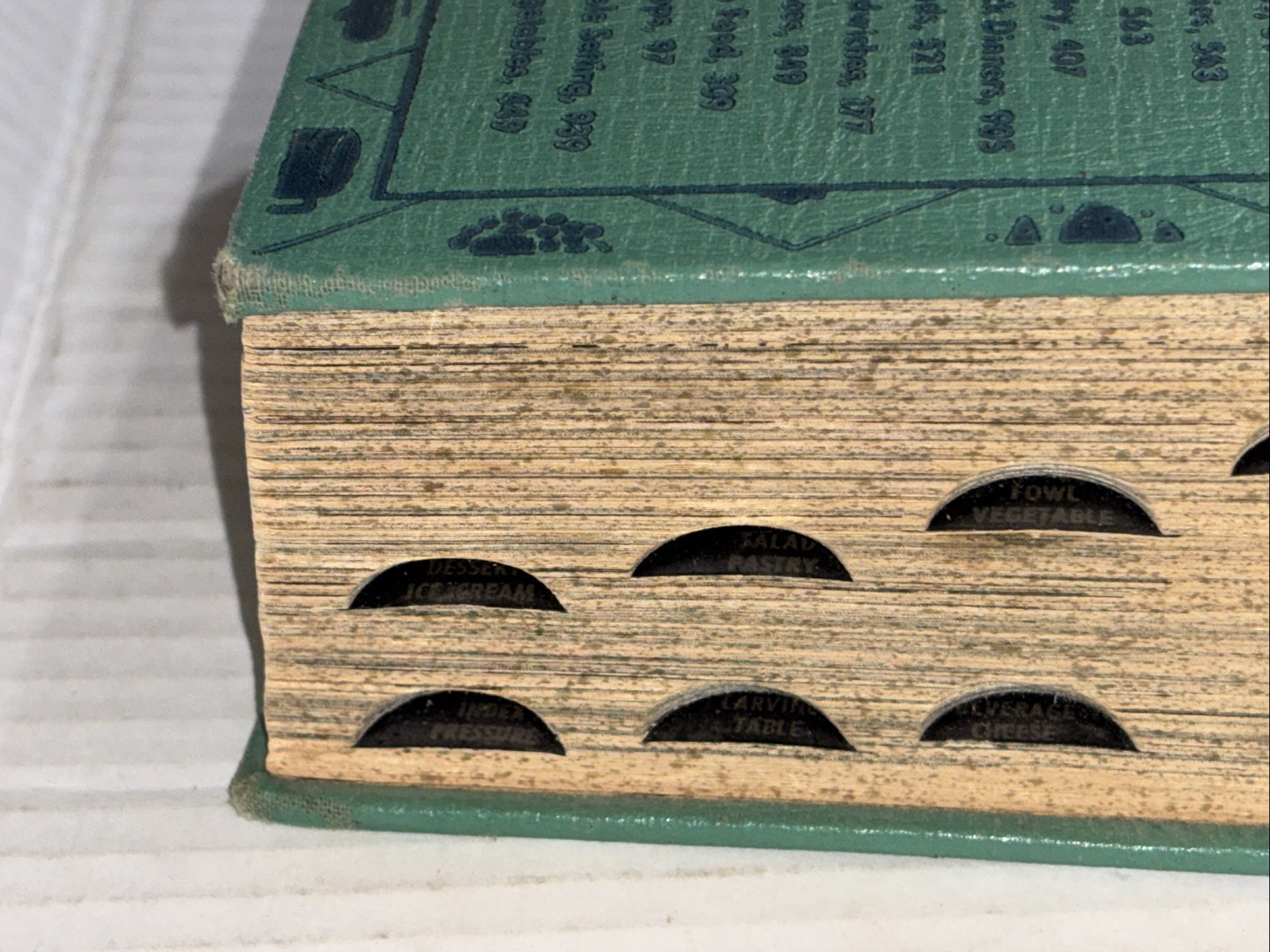 1948 CULINARY ARTS ENCYCLOPEDIC COOKBOOK-HC Ruth Berolzheimer Vtg Thumb Index