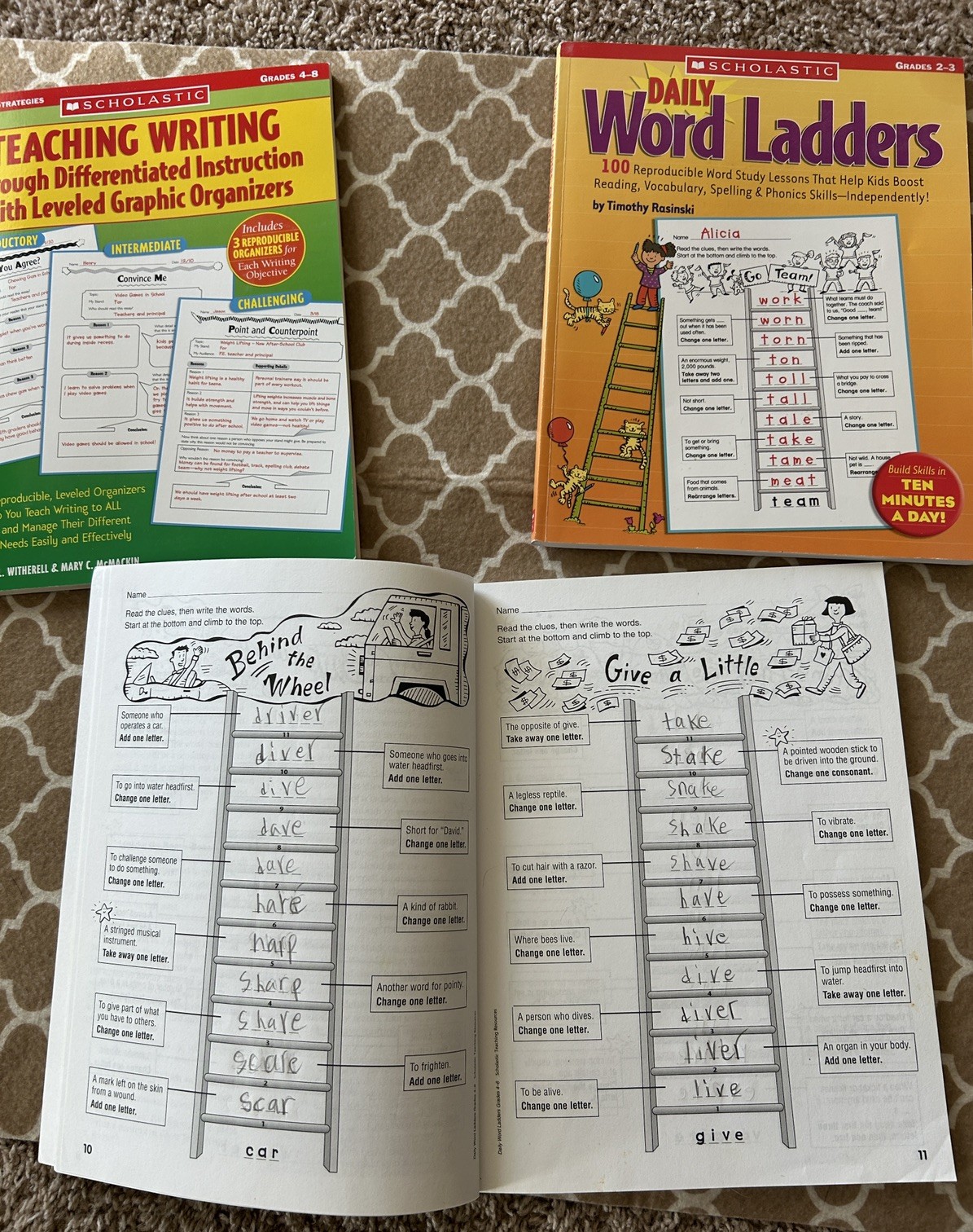 Lot DAILY WORD LADDERS SCHOLASTIC Grade 2-3,4-6 & Teaching writing grade 4-8
