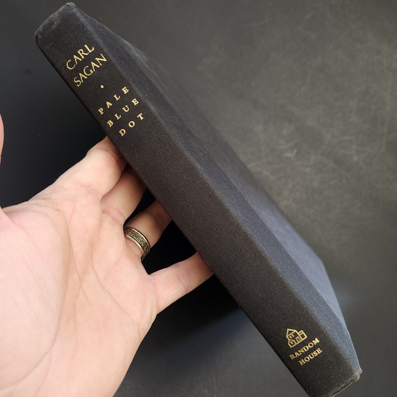 Pale Blue Dot * A Vision of the Human Future in Space 1st Edition- Carl Sagan