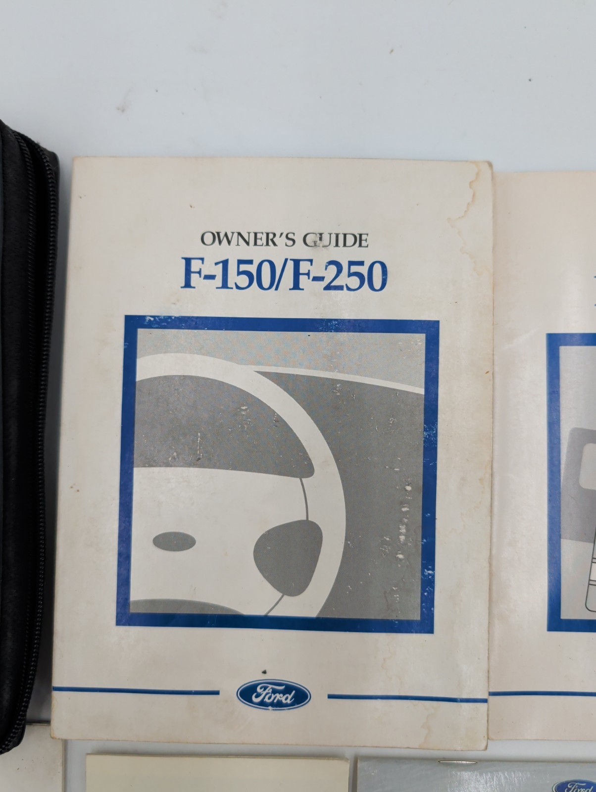 1997 FORD F150 F250 OWNERS MANUAL WITH QUICK TIPS & CASE