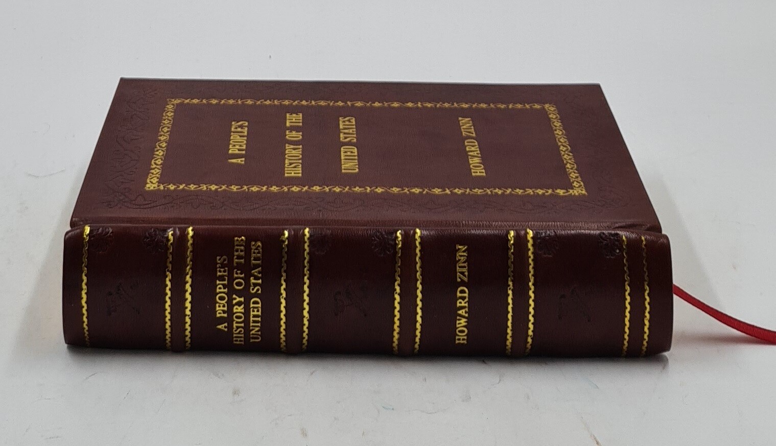 A People’S History Of The United States [Premium Leather Bound]