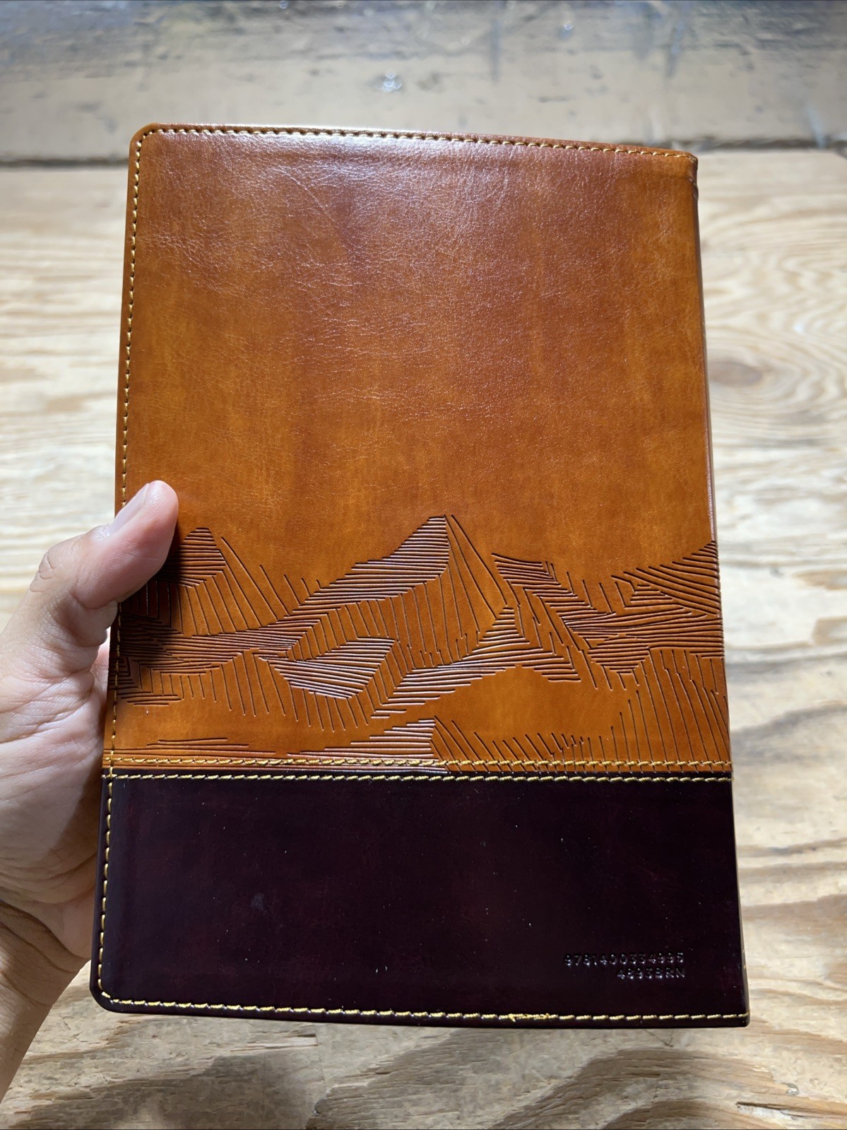 NKJV, Peace of God Bible (4893BRN – Brown Leathersoft)