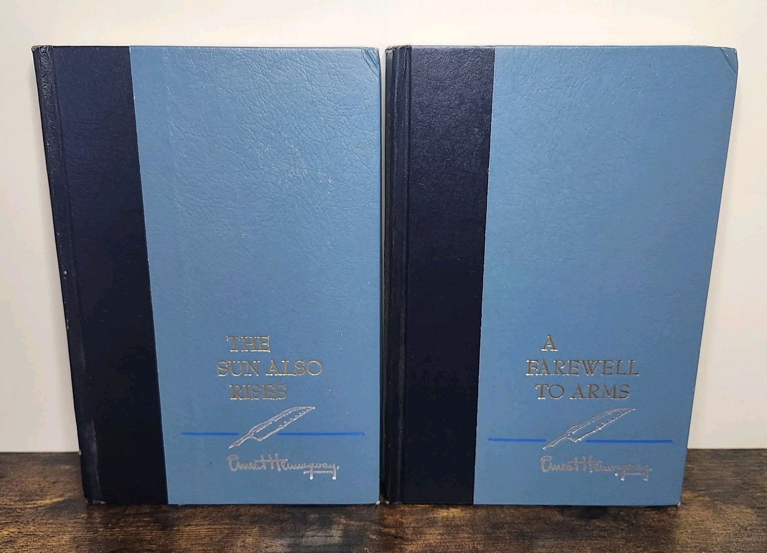 Lot of 2 Hemingway books : The Sun Also Rises (1954) & A Farewell to Arms (1957)