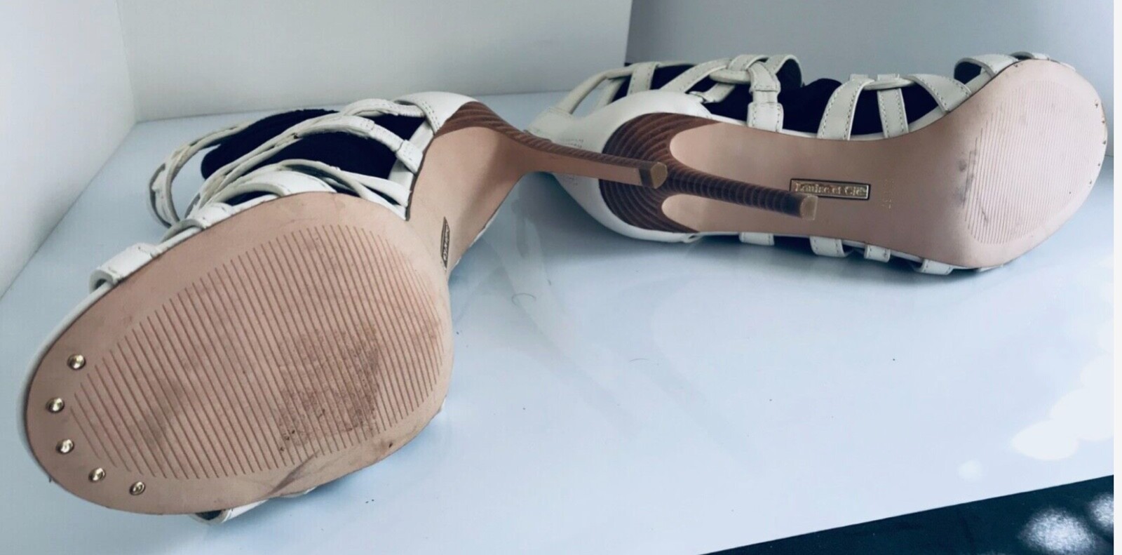 Louise et Cie Open Toe Heel Leather Sandals. 3.5in Heel