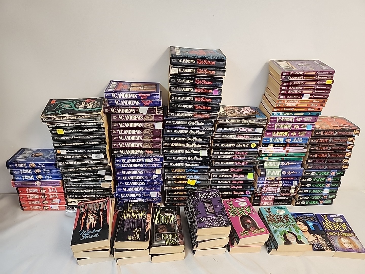 VC Andrews PAPERBACK BOOK/BOOKS /VARIOUS TITLES /CHOICE