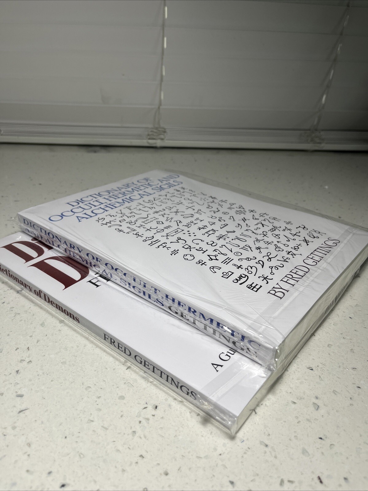 Dictionary of Occult,Hermetic&Alchemical Sigils,Dictionary of Demons,Fred Gettin