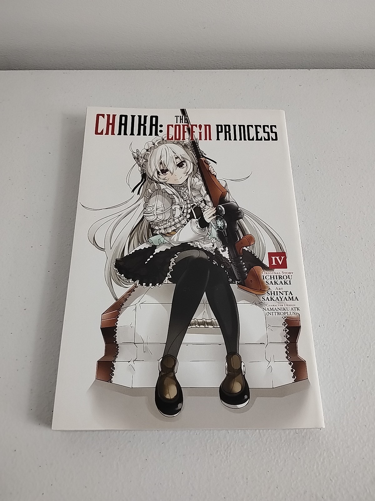 Chaika: The Coffin Princess, Volume 4 by Ichirou Sakaki [Paperback, 160 pages]