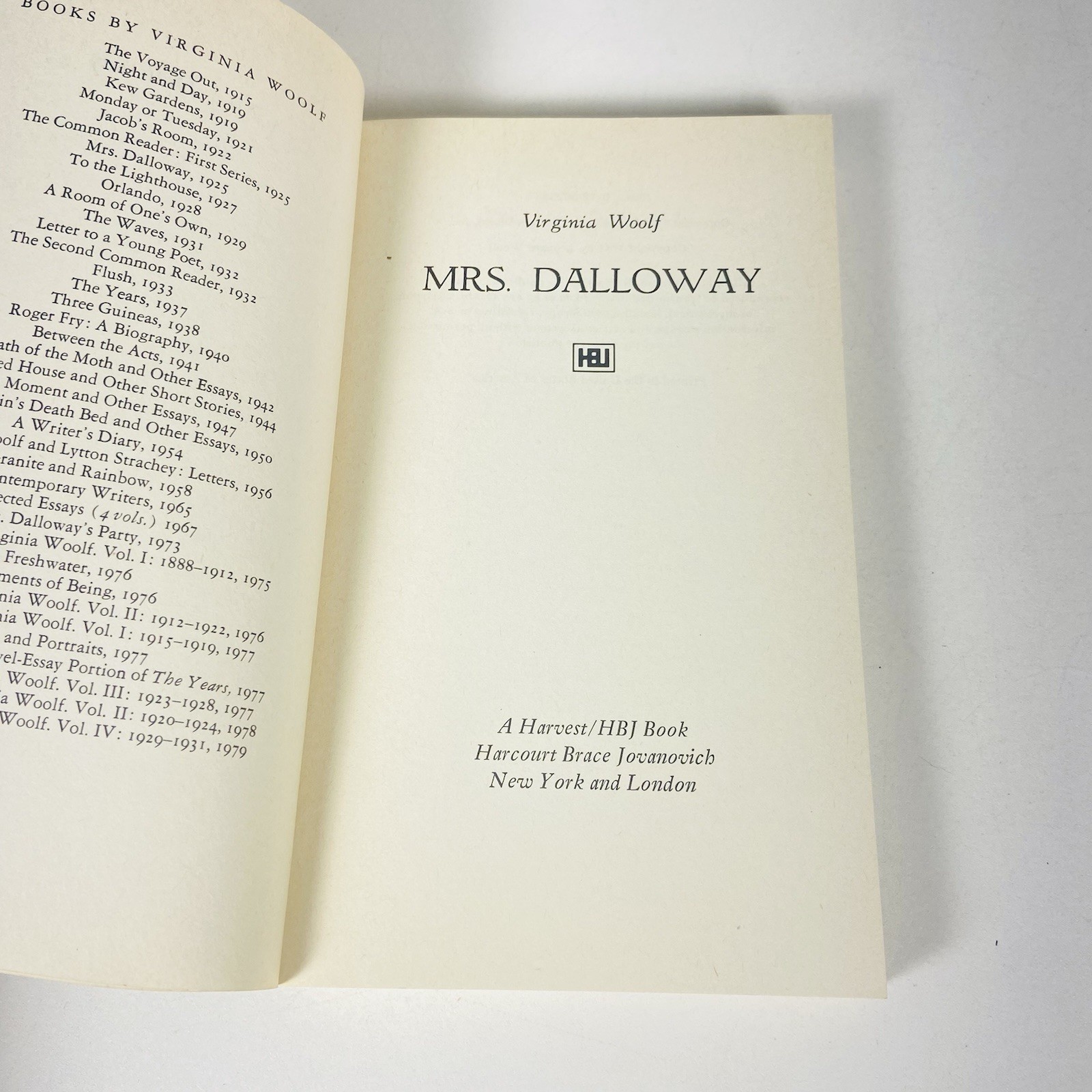 Virginia Woolf lot of 5: Mrs. Dalloway, To the Lighthouse, Waves, Night & Day…