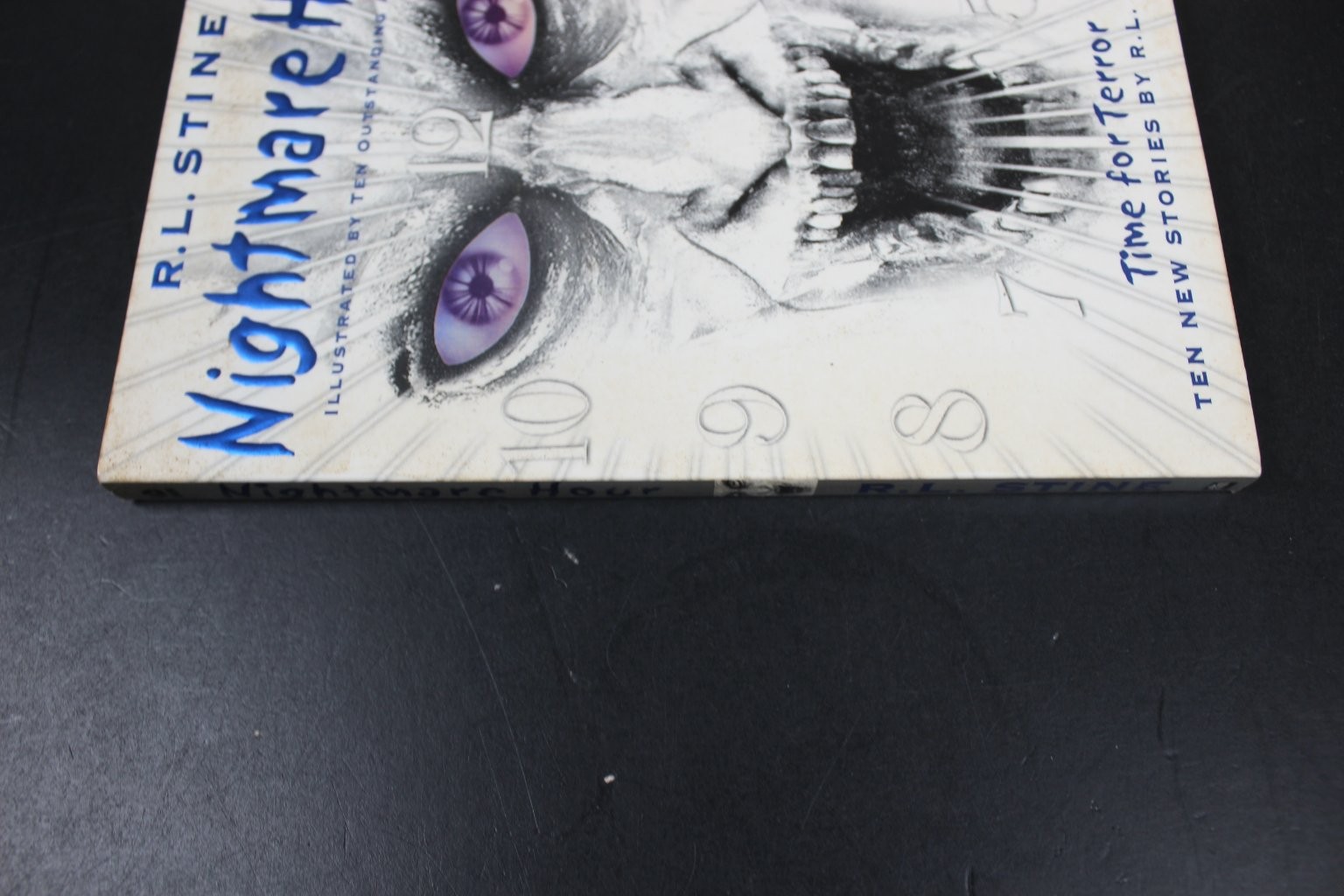 Nightmare Hour R.L. Stine 2000 First Avon Edition Illustrated Horror PB VG