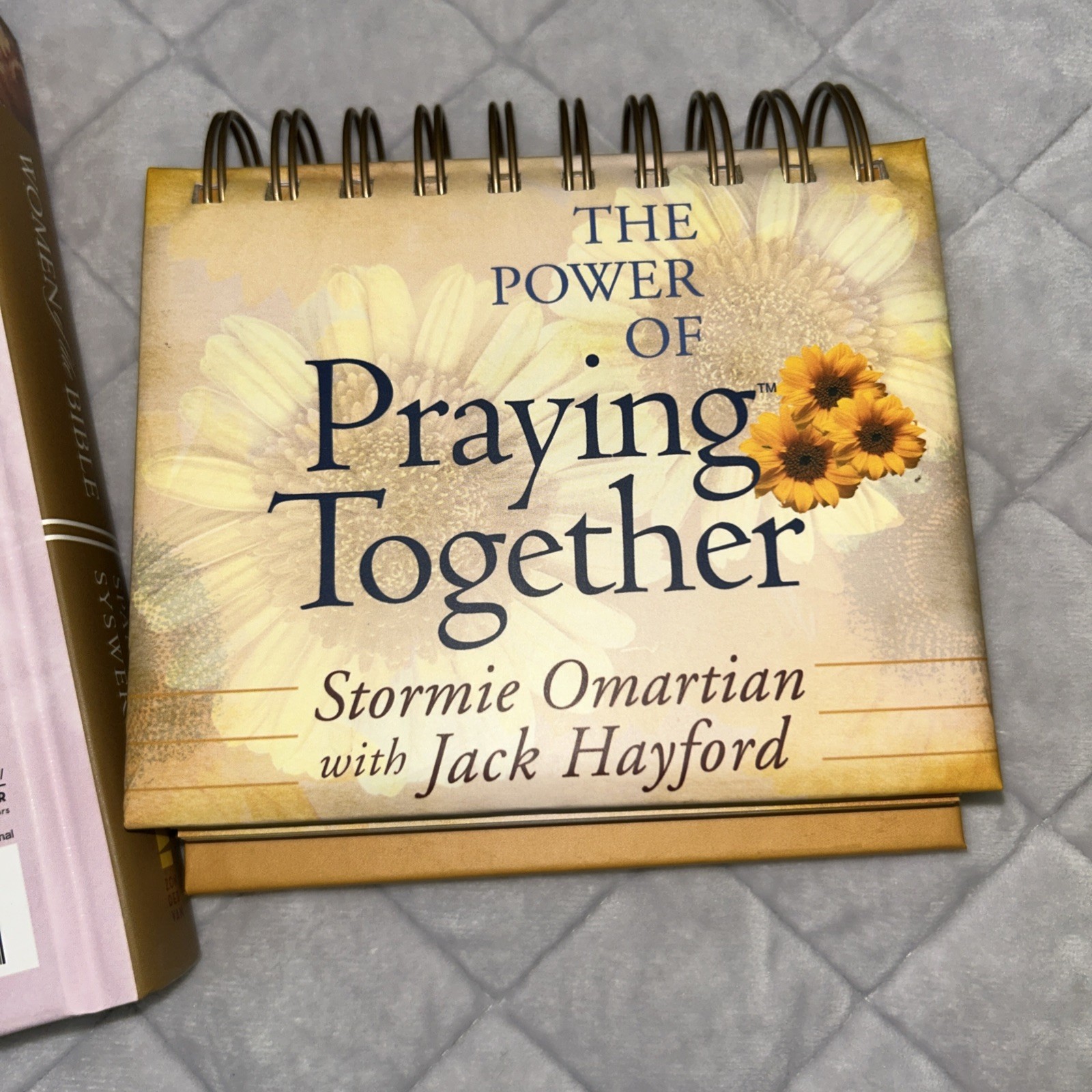 Christian Book Lot New Tallest Of Smalls, Women Of The Bible, Praying Together