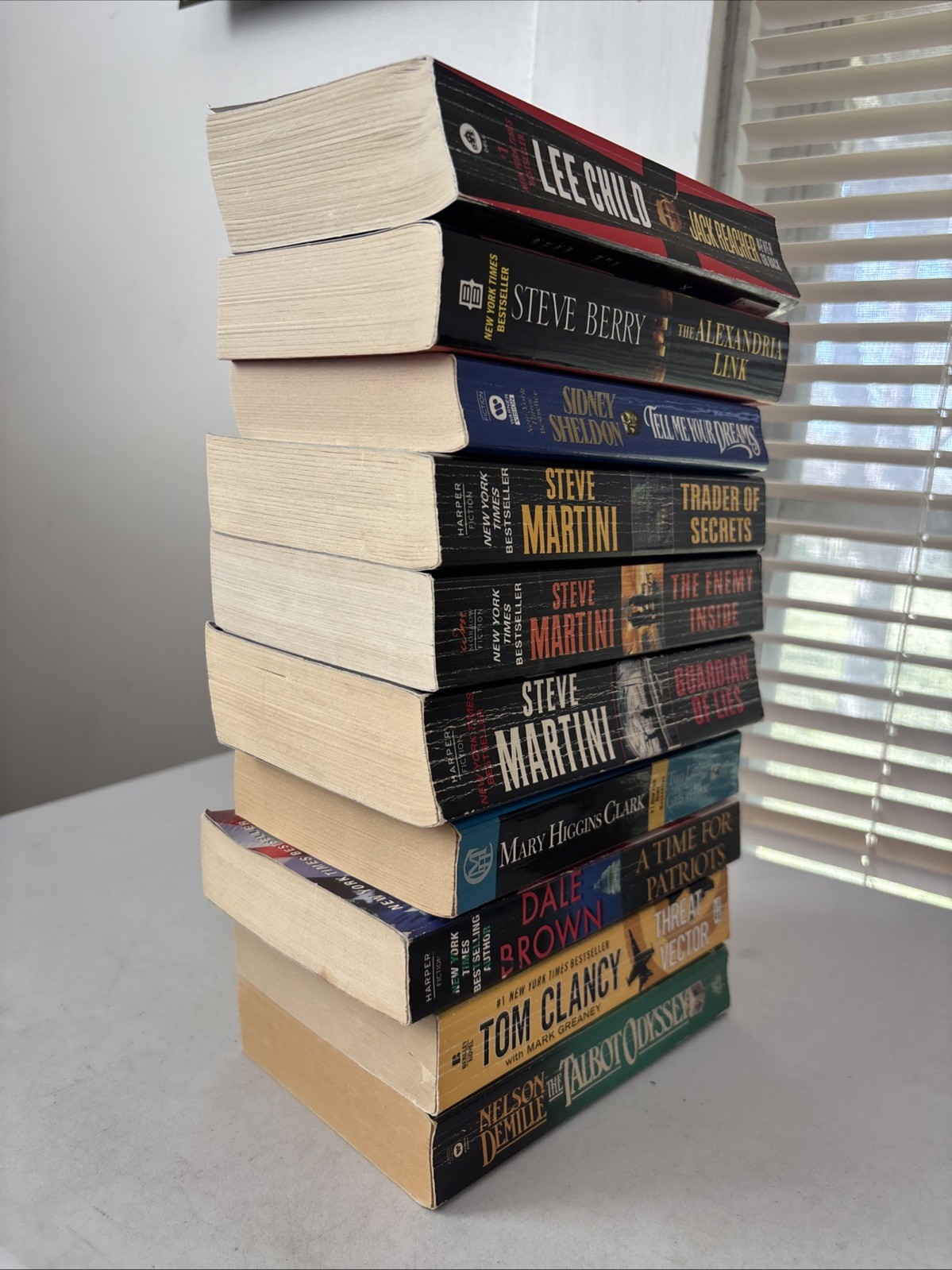Lot of 10 – Mystery and Thrillers – Mixed Authors – FREE SHIPPING
